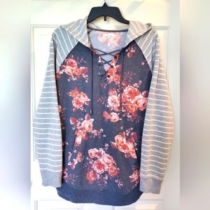 Women's size large Maurices brand hoodie Excellent used condition